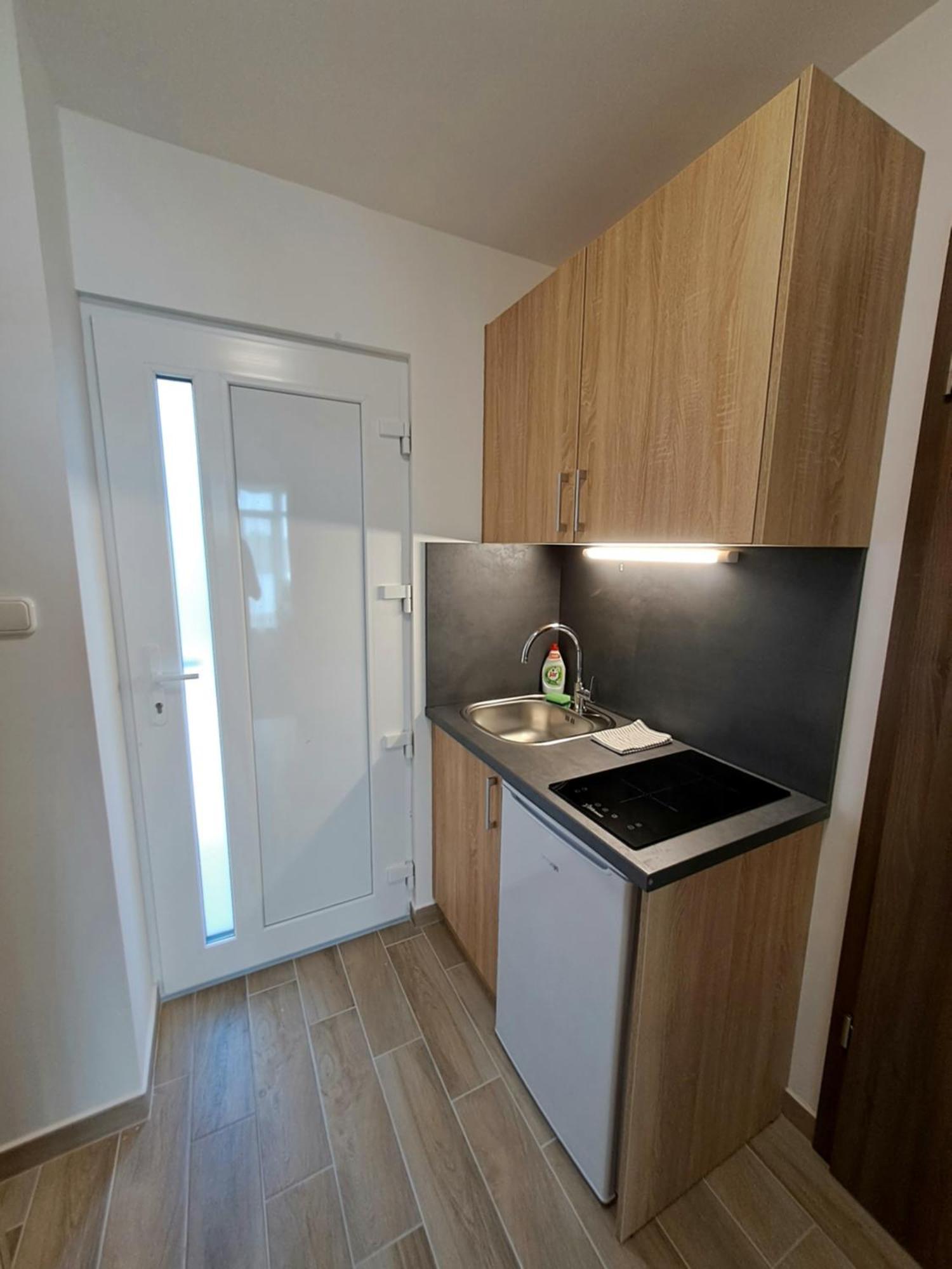 Partside Balatonfuered Apartment Exterior photo